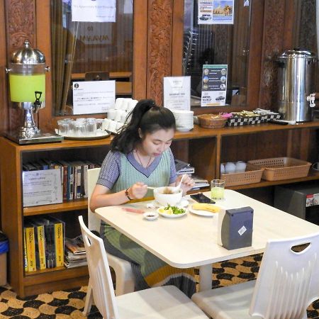 Backpacker Hostel (Adults Only) Yangón Exterior foto