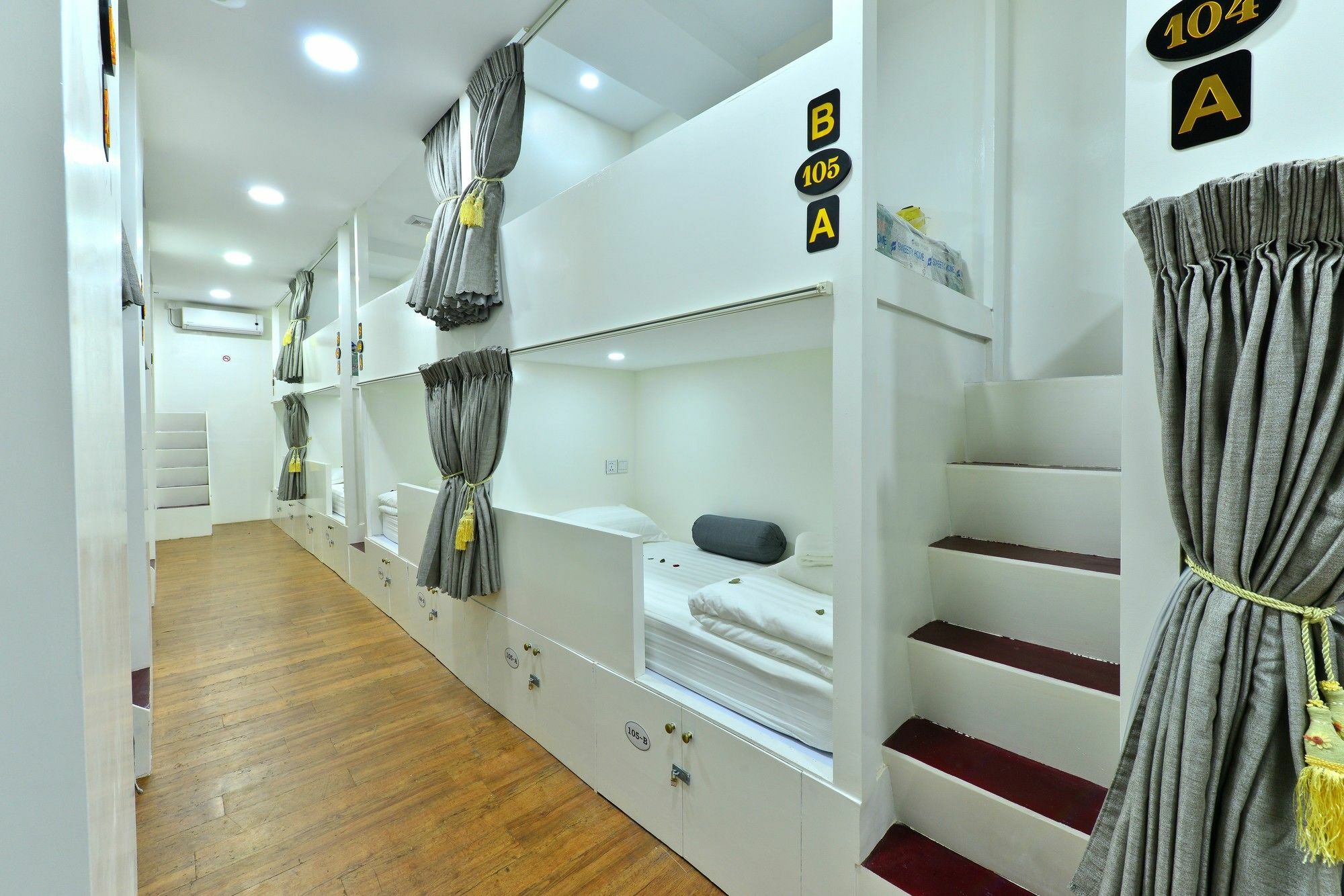 Backpacker Hostel (Adults Only) Yangón Exterior foto