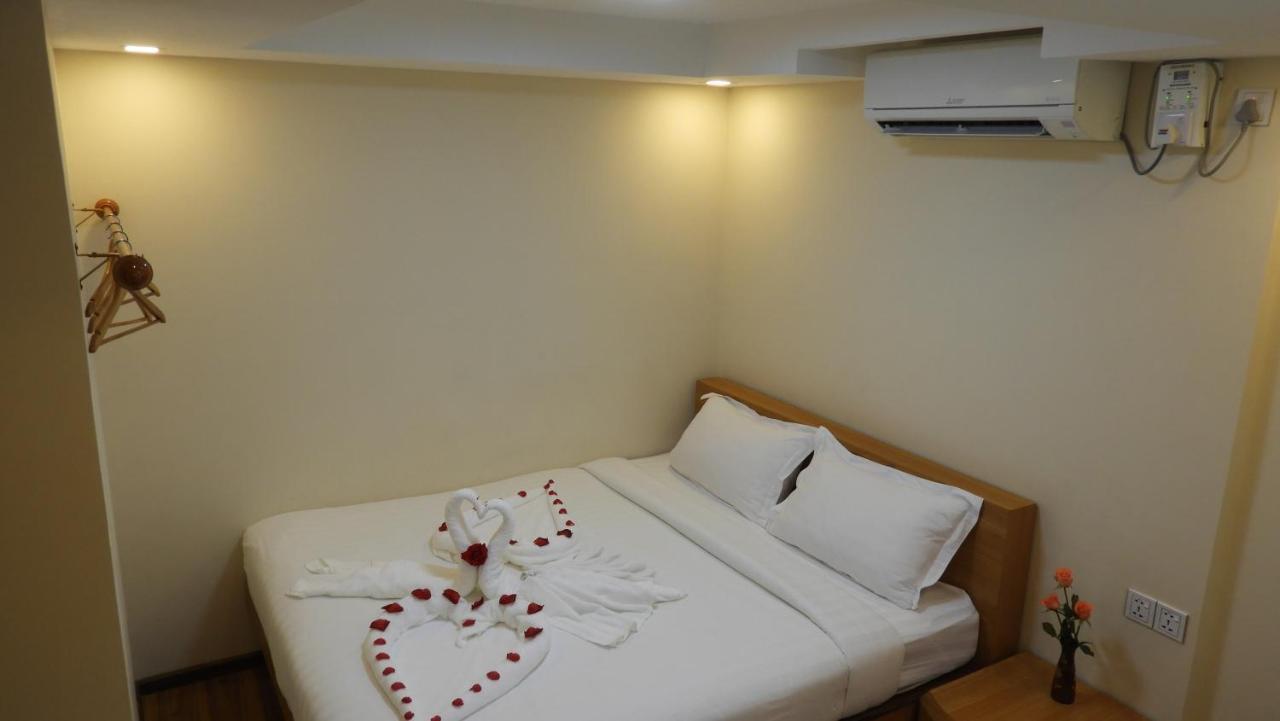 Backpacker Hostel (Adults Only) Yangón Exterior foto